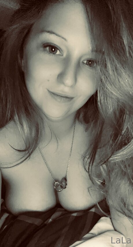 Goldengurl999 pornstar nudes archive