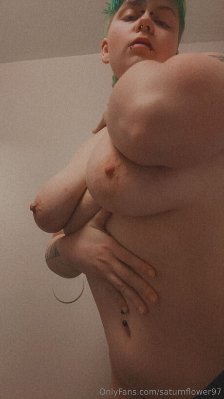 Saturnflower97 nice actress img