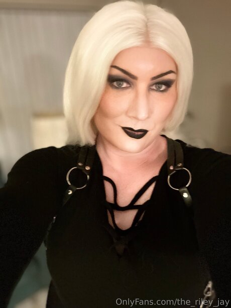 The Riley Jay model best pic