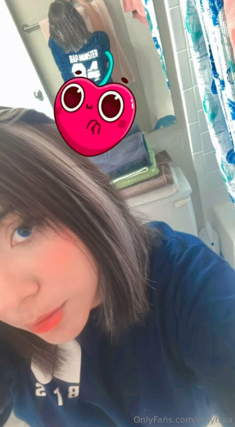 Emyhwa erotic model image