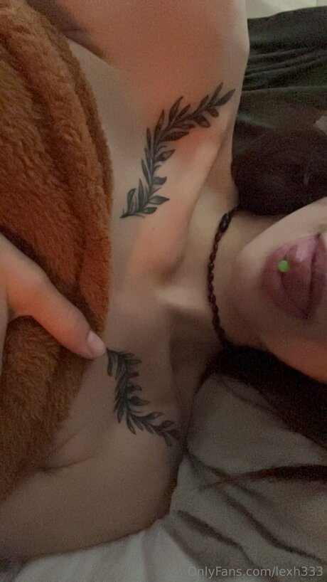 Lexh333 star nude photo