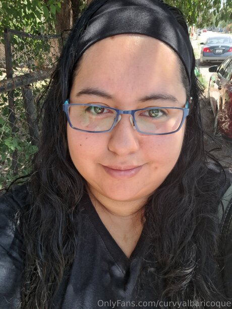 Curvyalbaricoque hot star img