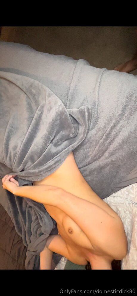 Suburbanbrunettehubs sexy actress gallery