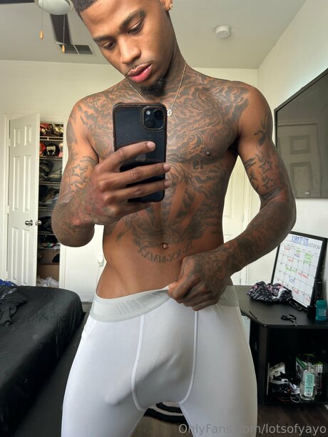 Lotsofyayo hot star photo