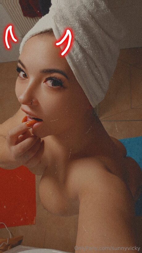 Sunnyvicky erotic pornstar pics