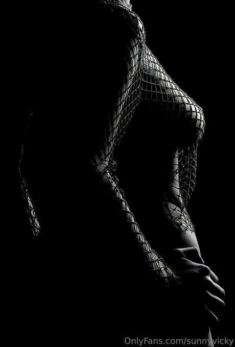 Sunnyvicky art model picture