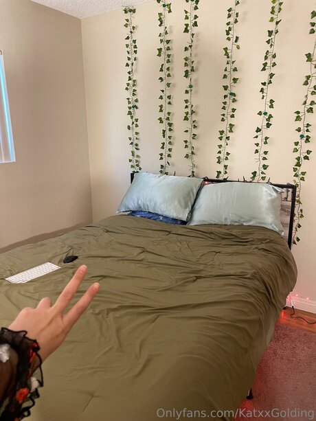 Katxxgolding beautiful model photo