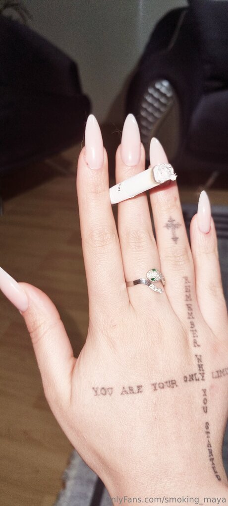 Smoking Maya star perfect picture