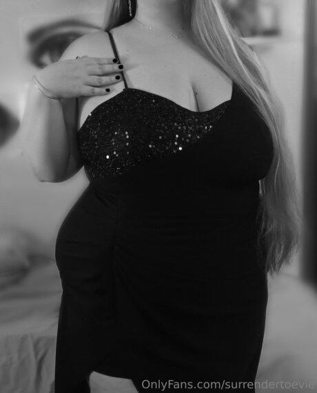 Surrendertoevie exclusive model pictures