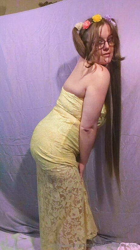 Naturally Naomi Free pornstar sexy photo