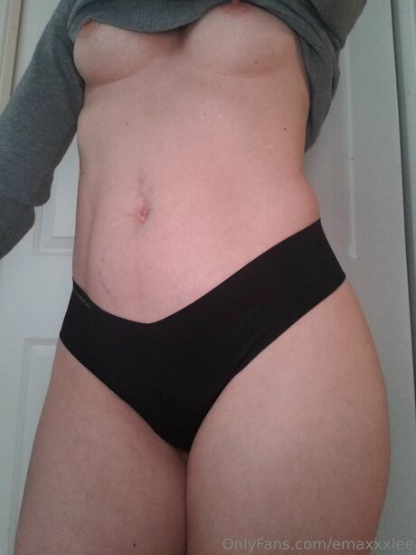 Emaxxxlee model hd image