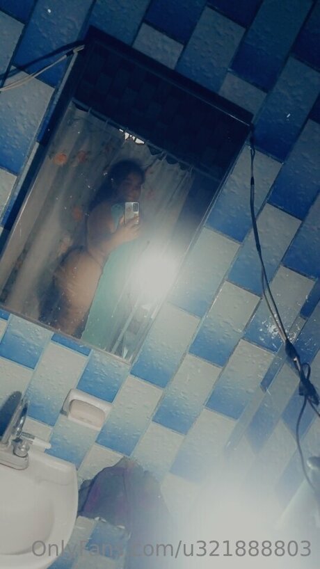 U321888803 naked pornstar pic