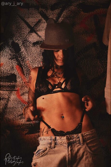 Ary J Ary pornstar free picture