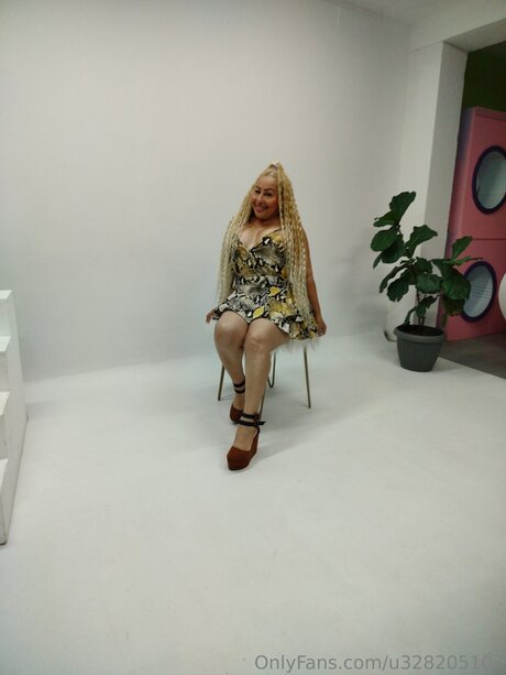 U328205107 free actress img