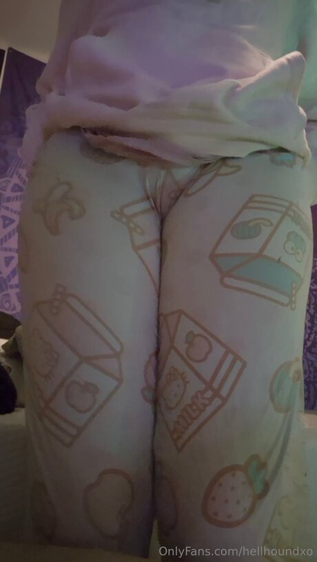 Hellhoundxo art star pic