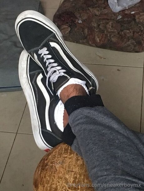 Sneakerboymx model sex pictures