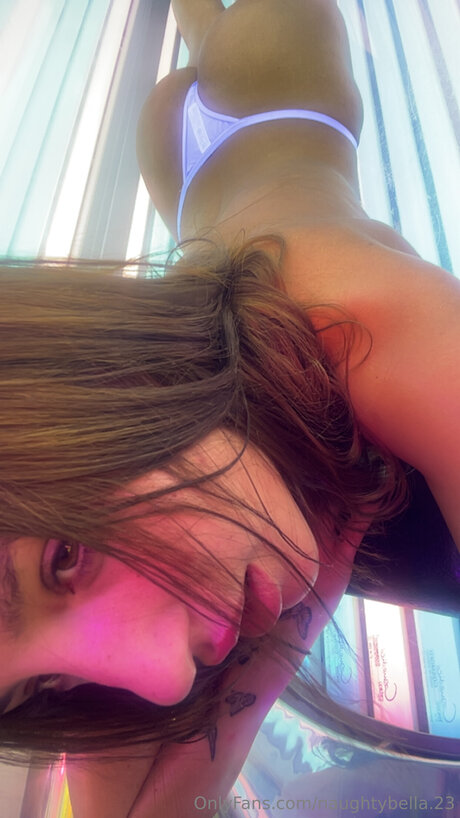 Naughtybella 23 pornstar nudes pic