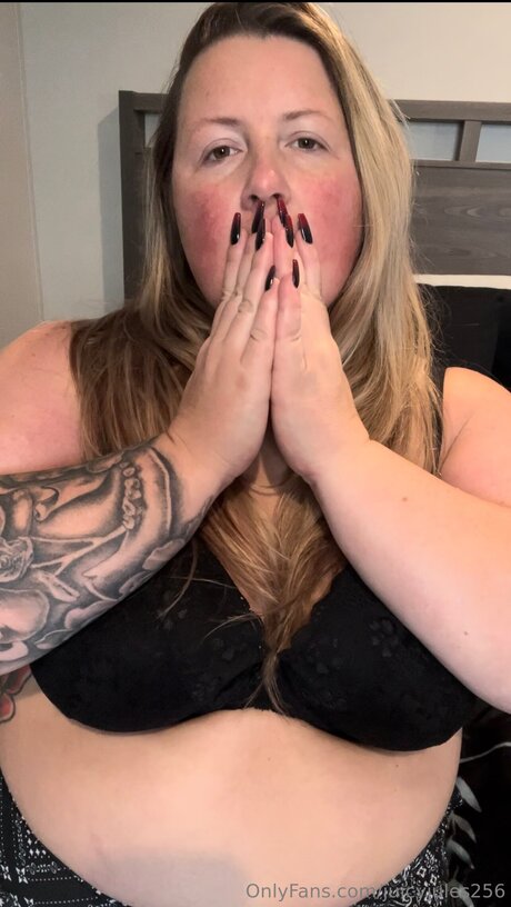 Juicyjules256 porn actress gallery