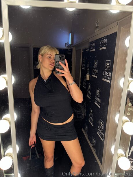 Bambilonglegz pornstar art pic