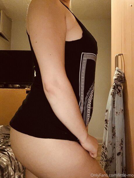 Little Mo free pornstar archive