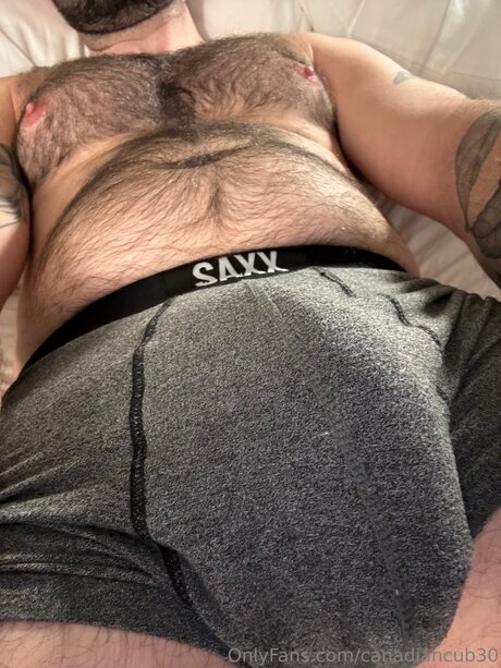Canadiancub30 model naked photo