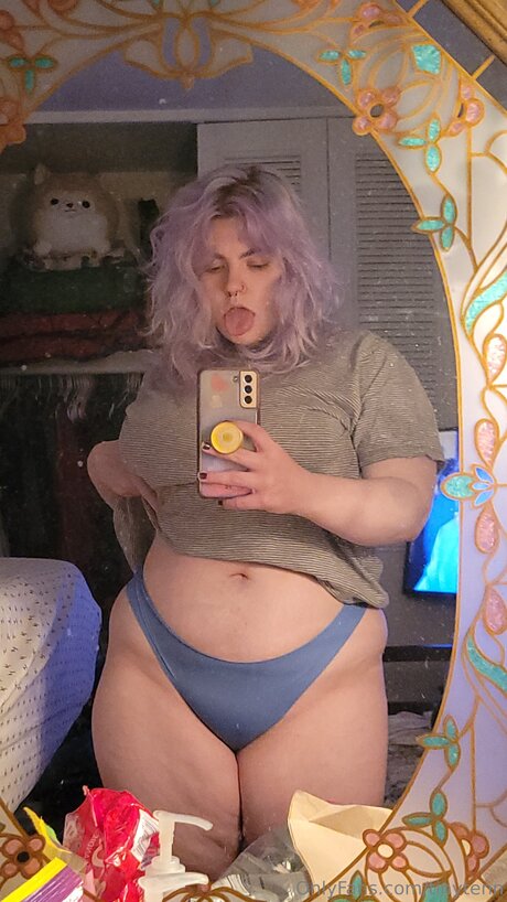 Tinytenn model erotic pic