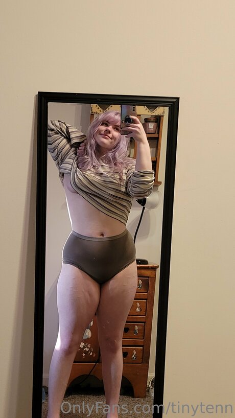 Tinytenn hot star gallery