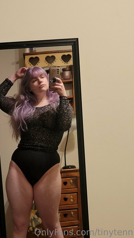 Tinytenn naked pornstar pics