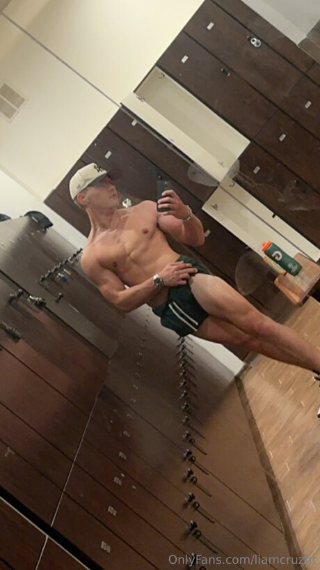 Liamcruzfit sexy star picture