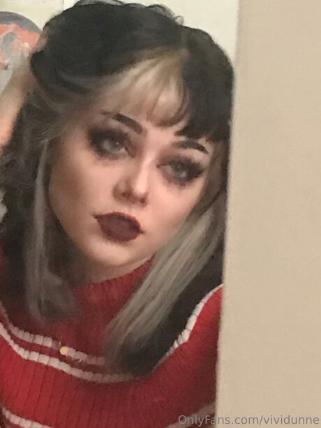 Vividunne naked star image