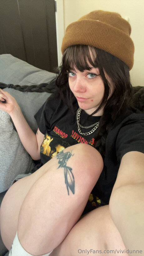 Vividunne exclusive model photo