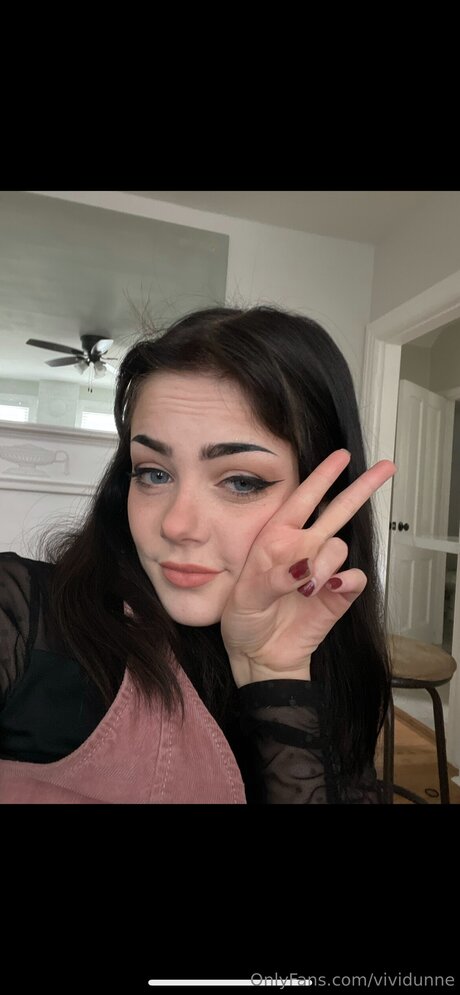 Vividunne star top image