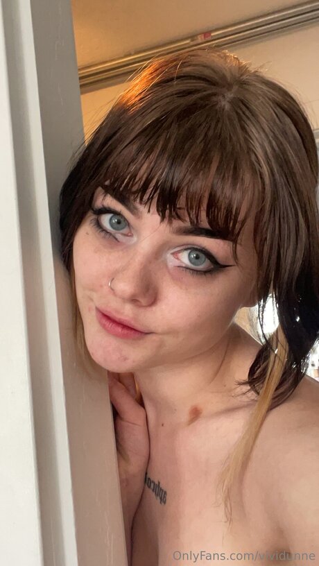 Vividunne sex star photos