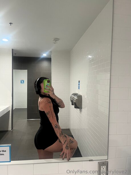 Averylove23 star free pic