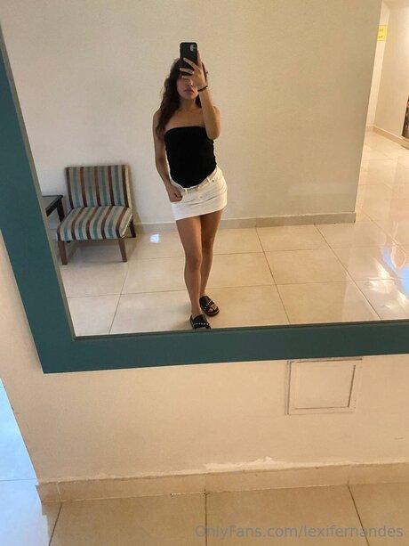 Lexifernandes sex model photo