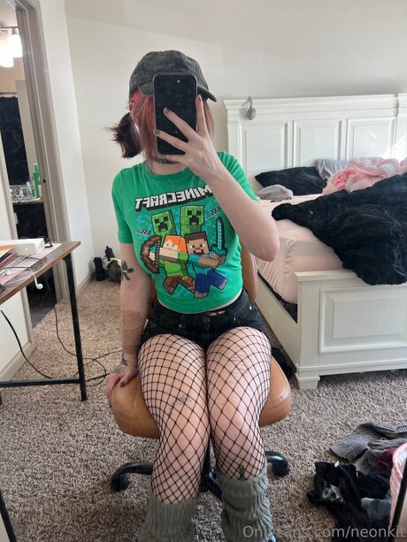 Neonkit xxx actress img