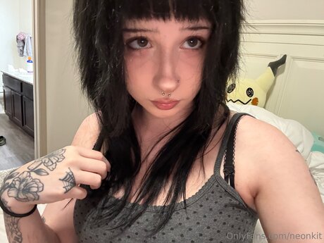 Neonkit erotic star pictures