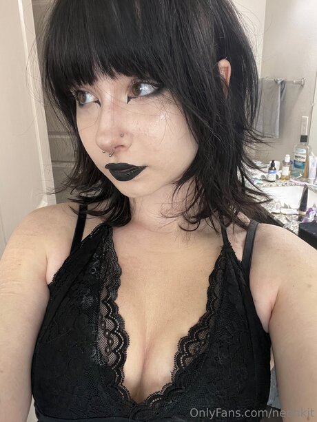 Neonkit pornstar free pic