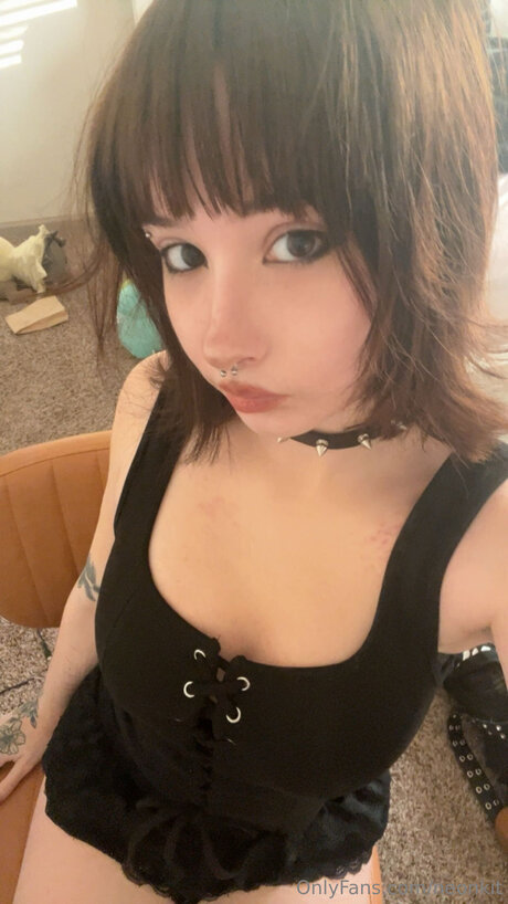 Neonkit model sex pic