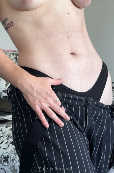 Safeinsurrender pornstar erotic archive