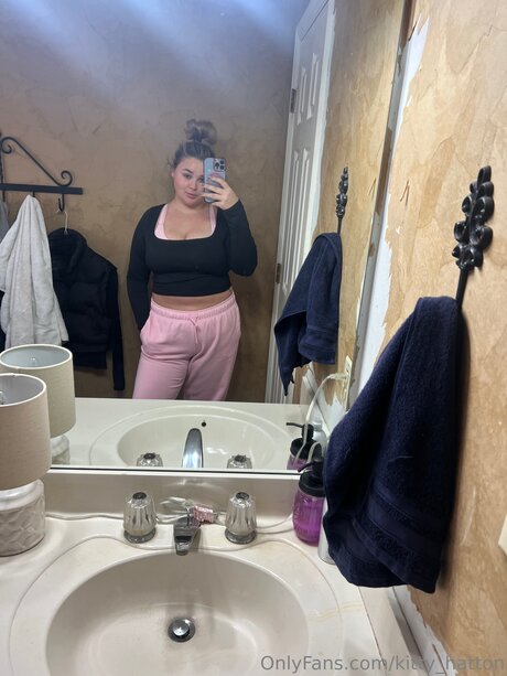 Kitty Hatton erotic model gallery