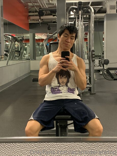 Aconsideratetop star naked photo