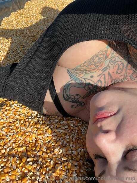 Notquiteapinup exclusive actress image