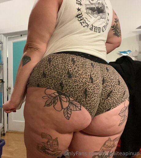 Notquiteapinup free model galleries