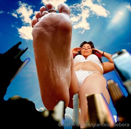 Giantess Debora pornstar beautiful photo
