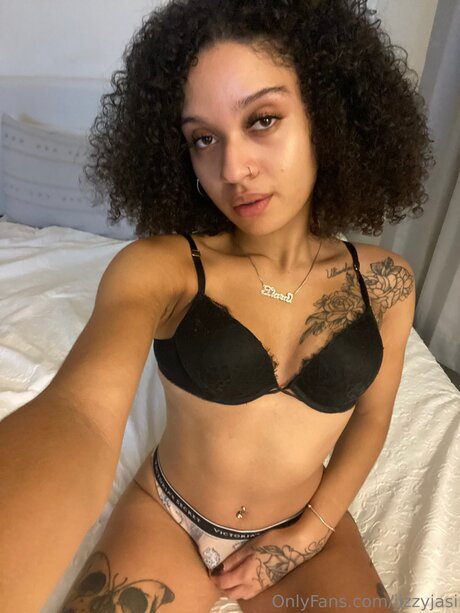 Jizzyjasi best model pics