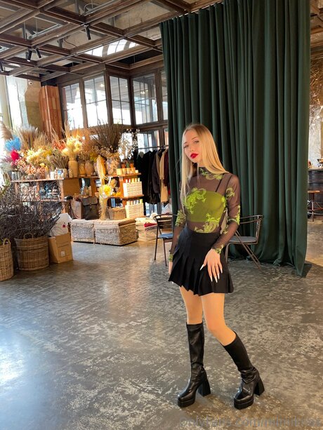 Mimiknox Official nudes actress picture