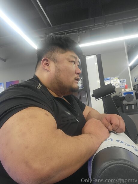 Cjgomtv model naked photos