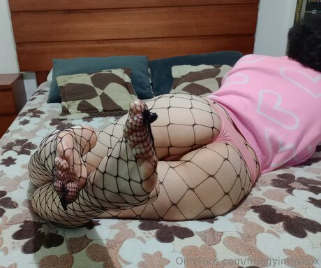 Froggyinthebox porn model img