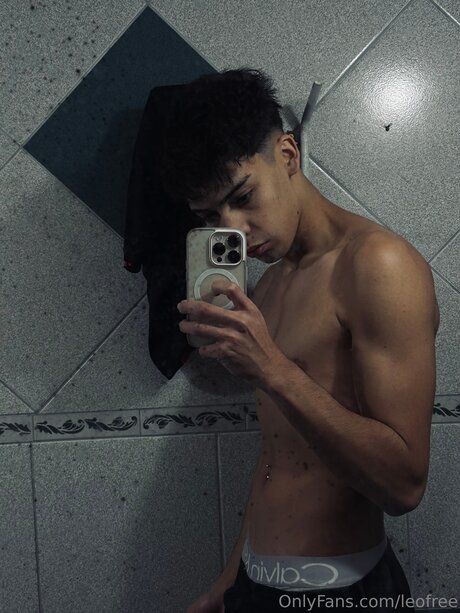 Leofree perfect model img